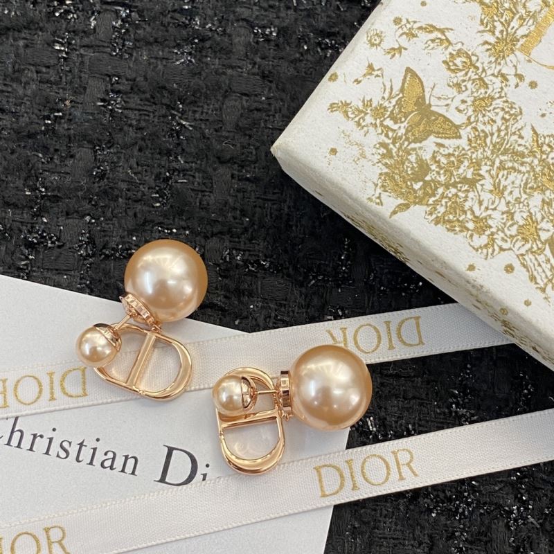 chr1st1an D10r earrings